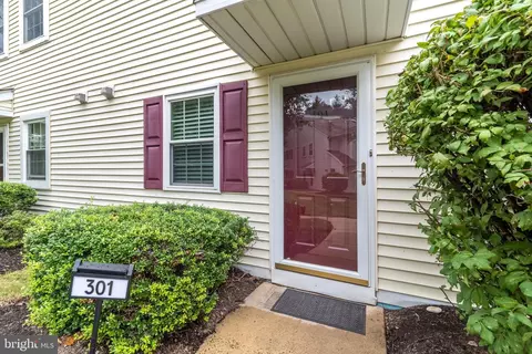 301 Steamboat Sta, Southampton, PA 18966