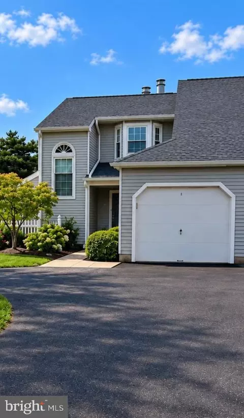 659 B Rose Hollow Dr #B, Yardley, PA 19067