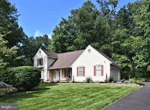 6 Boulder Dr, Sellersville, PA 18960