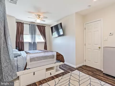 Bedroom - 10 Apricot Ln, Levittown, PA 19055 photo 2 of 8