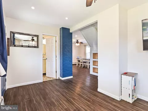Entry Way - 10 Apricot Ln, Levittown, PA 19055 photo 1 of 4