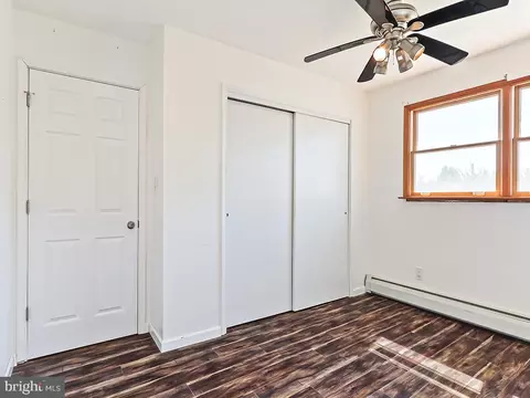 Bedroom - 10 Apricot Ln, Levittown, PA 19055 photo 8 of 8