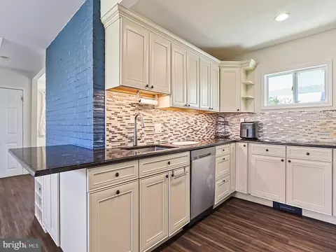 Kitchen - 10 Apricot Ln, Levittown, PA 19055 photo 1 of 4