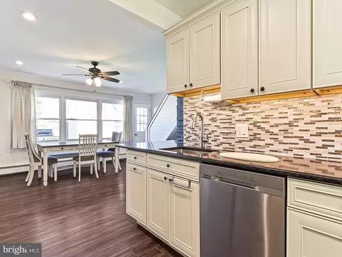 Kitchen - 10 Apricot Ln, Levittown, PA 19055 photo 3 of 4
