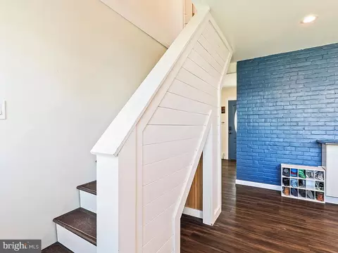 Entry Way - 10 Apricot Ln, Levittown, PA 19055 photo 4 of 4