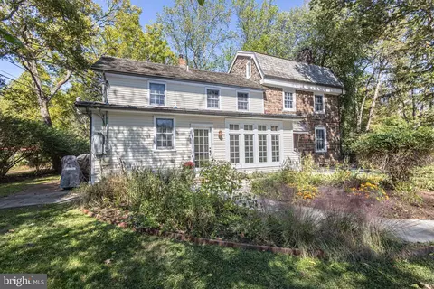 928 Taylorsville Rd, Washington Crossing, PA 18977