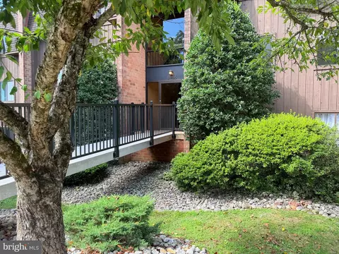 84 Hermitage Dr, New Hope, PA 18938