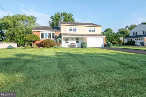 522 Fairhill Dr, Churchville, PA 18966