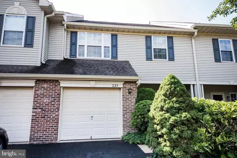 225 Deerfield Ct, New Hope, PA 18938