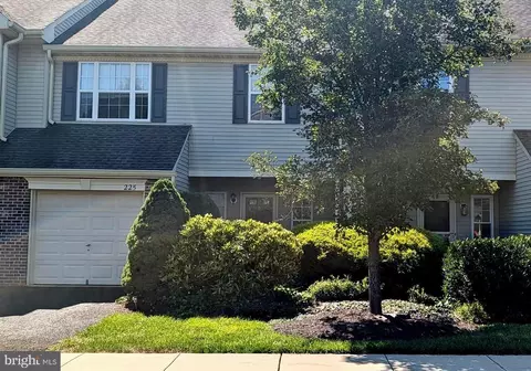 225 Deerfield Ct, New Hope, PA 18938