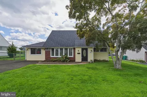 18 Tinder Rd, Levittown, PA 19056