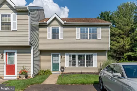 19 Jennifer Dr, Chalfont, PA 18914