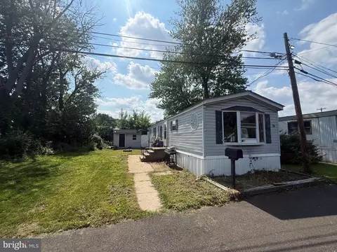 73 Harrison Dr, Fairless Hills, PA 19030