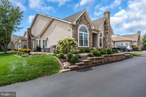 235 Shady Brook Dr #153, Langhorne, PA 19047