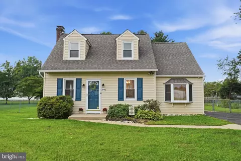 1048 Hawthorne Rd, Bensalem, PA 19020