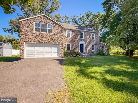 1704 Makefield Rd, Yardley, PA 19067