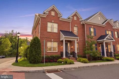 80 Creekview Ln, Yardley, PA 19067