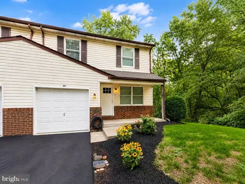 26 Bowling Green Ave UNIT 6, Morrisville, PA 19067