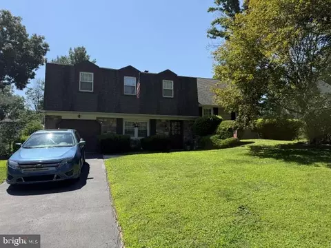 34 Fawn Dr, Southampton, PA 18966