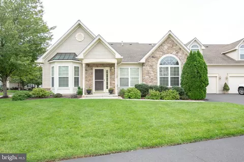 182 Shady Brook Dr #289, Langhorne, PA 19047