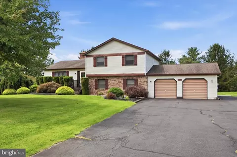 220 California Rd, Quakertown, PA 18951