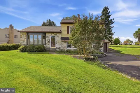 404 Shallcross Rd, Southampton, PA 18966