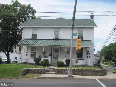 327 N 5th St, Perkasie, PA 18944