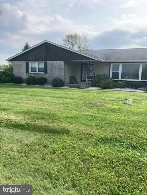 1600 Hillside Dr, Quakertown, PA 18951