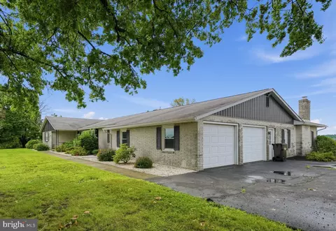1600 Hillside Dr, Quakertown, PA 18951