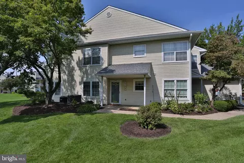 2902 Lynbrooke Dr, Yardley, PA 19067