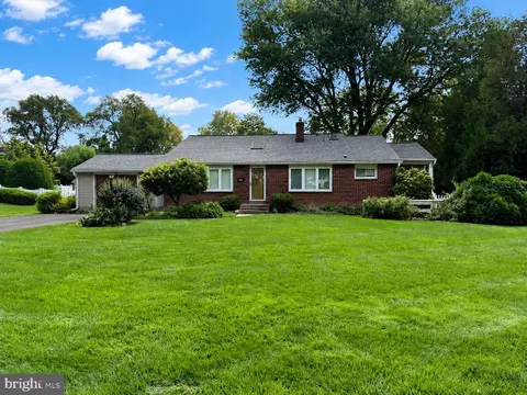 350 Summit Ave, Langhorne, PA 19047
