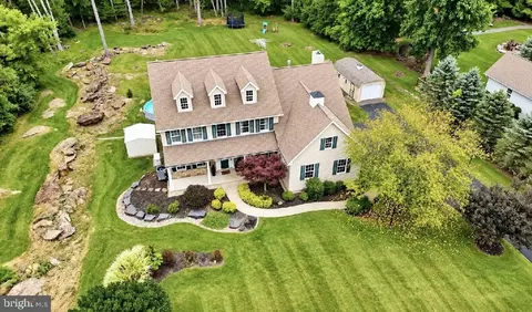 7915 Richlandtown Rd, Quakertown, PA 18951