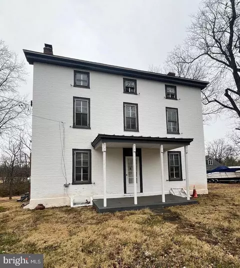 4595 County Line Rd, Line Lexington, PA 18932
