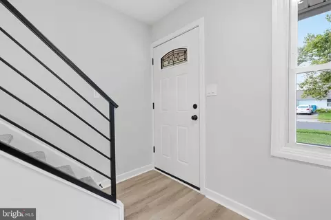 Entry Way - 32 Iris Rd, Levittown, PA 19057 photo 1 of 5