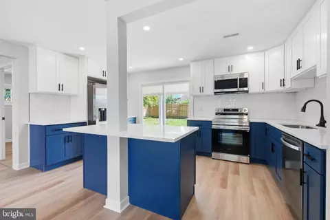 Kitchen - 32 Iris Rd, Levittown, PA 19057 photo 1 of 5