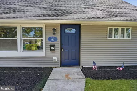 Other - 32 Iris Rd, Levittown, PA 19057 photo 1 of 10