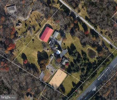 2053 Mountain View Dr, Quakertown, PA 18951