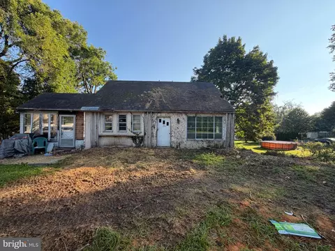 109 County Line Rd, Feasterville Trevose, PA 19053