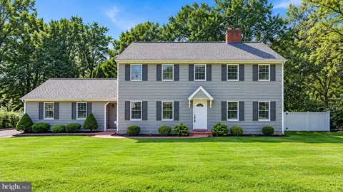 597 Barn Dr, Yardley, PA 19067