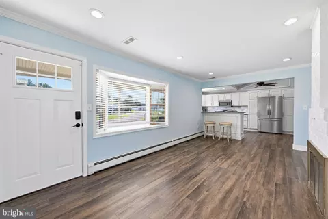 Living - 48 Beechtree Rd, Levittown, PA 19057 photo 1 of 4