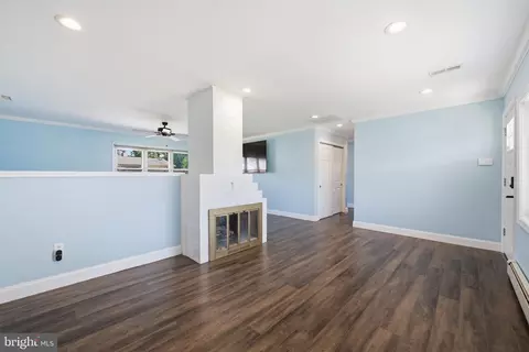 Living - 48 Beechtree Rd, Levittown, PA 19057 photo 4 of 4