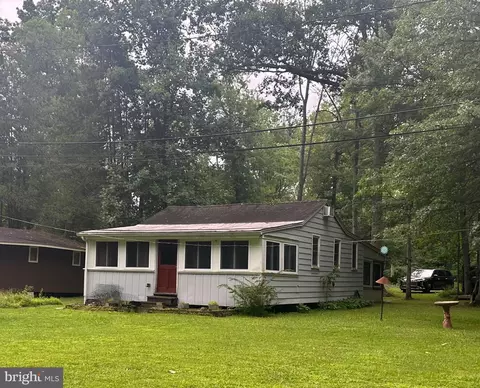 1285 Nursery Rd, Green Lane, PA 18054