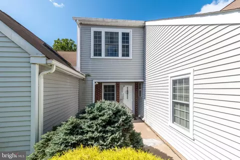 122 Wigton Cir, Perkasie, PA 18944