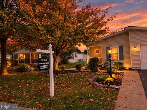 49 Canary Rd, Sellersville, PA 18960