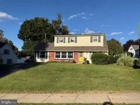 66 Quiet Rd, Levittown, PA 19057