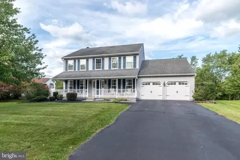 347 Beechwood Dr, Sellersville, PA 18960