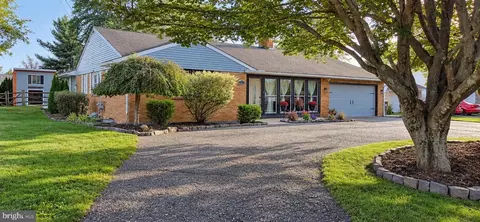 2515 Hillcrest Rd, Quakertown, PA 18951