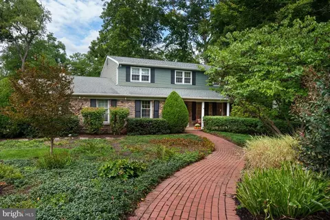 1300 University Dr, Yardley, PA 19067