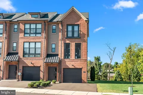 14 Diana Ln, Feasterville Trevose, PA 19053
