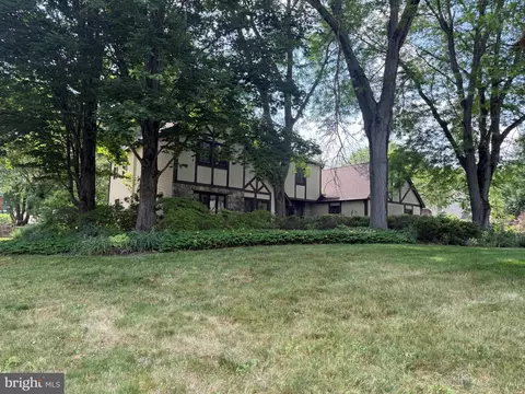 905 Hamilton Dr, Yardley, PA 19067